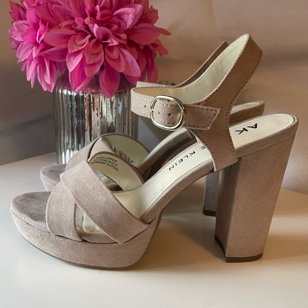 Anne Klein Women's Tan Platform Heels